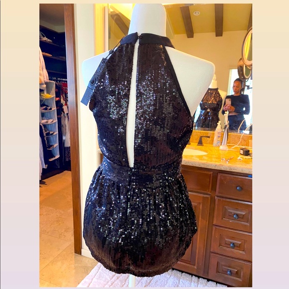 Top - Picture 2 of 4